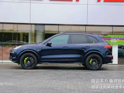 Porsche Cayenne Hybrid 2016, 117000 км, за 26191.37 USD