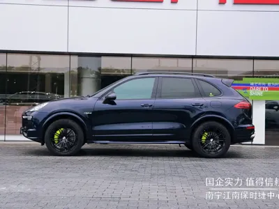 Porsche Cayenne Hybrid 2016, 117000 км, за 26191.37 USD