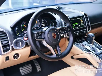 Porsche Cayenne Hybrid 2016, 117000 км, за 26191.37 USD - фото 8