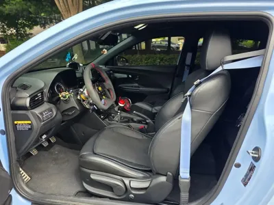 Hyundai Veloster 2019, 80000 км, за 9425.99 USD - фото 6