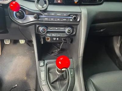 Hyundai Veloster 2019, 80000 км, за 9425.99 USD - фото 10