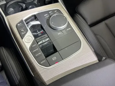 BMW 3-Series 2025, 6175 км, за 27361.58 USD - фото 9