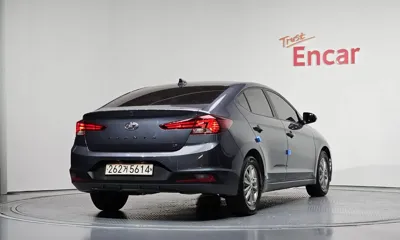 Hyundai Avante 2019, 111188 км, за 6557.7 USD