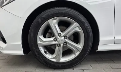 Hyundai Sonata 2018, 138925 км, за 6695.7 USD