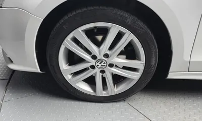 Volkswagen Jetta 2015, 117576 км, за 3891.64 USD