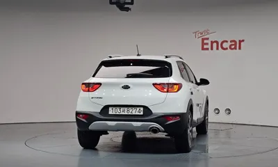 Kia Stonic 2018, 65013 км, за 7491.86 USD