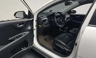 Kia Stonic 2018, 65013 км, за 7491.86 USD - фото 10