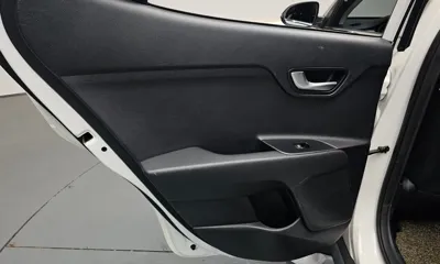 Kia Stonic 2018, 65013 км, за 7491.86 USD - фото 25