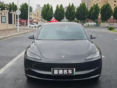 Tesla Model 3 2025, 8000 км, за 23314.34 USD