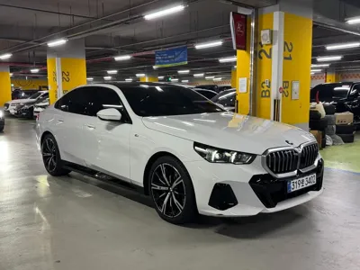 BMW 5-Series 2025, 9044 км, за 58038.12 USD