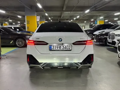 BMW 5-Series 2025, 9044 км, за 58038.12 USD