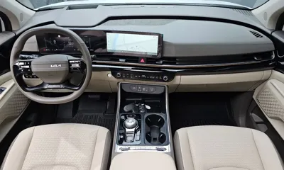 Kia Canival 2025, 9678 км, за 36400.32 USD - фото 7