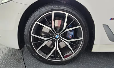 BMW 5-Series 2021, 33855 км, за 27748.32 USD