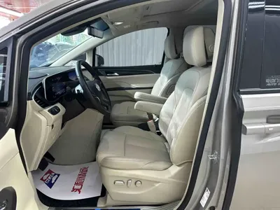 Buick GL8 2024, 74000 км, за 30079.63 USD