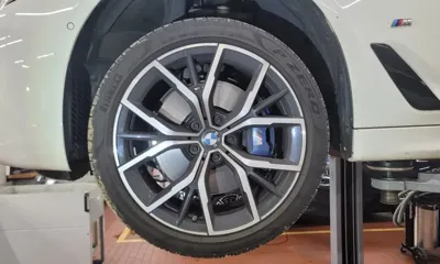 BMW 5-Series 2023, 36770 км, за 28948.76 USD