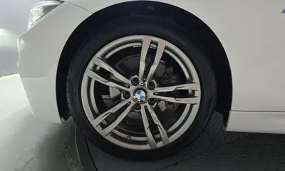 BMW 3-Series 2018, 36628 км, за 15547.76 USD