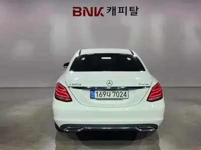 Mercedes-Benz C-Class 2018, 67958 км, за 11661.24 USD