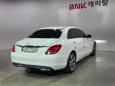 Mercedes-Benz C-Class 2018, 67958 км, за 11661.24 USD - фото 6