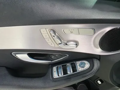 Mercedes-Benz C-Class 2018, 67958 км, за 11661.24 USD - фото 17