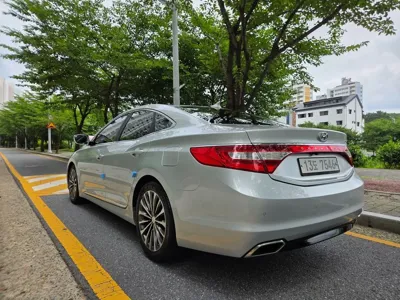 Hyundai Grandeur 2013, 166750 км, за 3843.65 USD