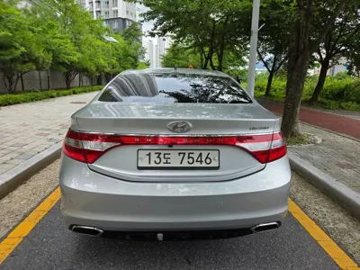 Hyundai Grandeur 2013, 166750 км, за 3843.65 USD