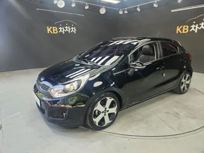 Kia Pride 2014, 107807 км, за 2925.31 USD