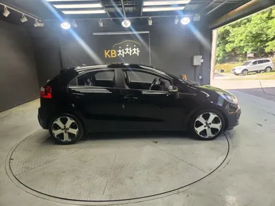 Kia Pride 2014, 107807 км, за 2925.31 USD - фото 8