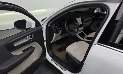 Volvo XC40 2024, 23489 км, за 25287.65 USD - фото 10