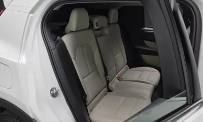 Volvo XC40 2024, 23489 км, за 25287.65 USD - фото 11