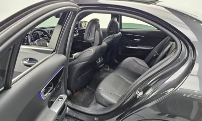 Mercedes-Benz C-Class 2024, 35471 км, за 27898.12 USD - фото 12