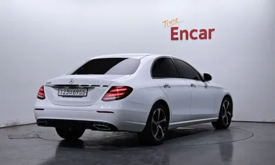 Mercedes-Benz E-Class 2020, 54018 км, за 17395.3 USD