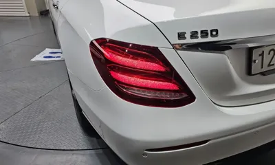 Mercedes-Benz E-Class 2020, 54018 км, за 17255.97 USD - фото 23