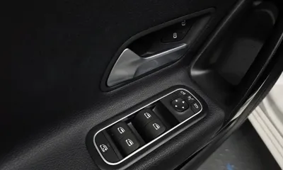 Mercedes-Benz A-Class 2020, 72523 км, за 11661.24 USD - фото 28