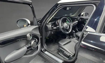 MINI Cooper 2018, 58582 км, за 9751.02 USD - фото 11