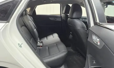 Kia K3 2022, 101131 км, за 8067.48 USD - фото 12