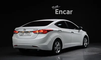 Hyundai Avante 2011, 93878 км, за 2433.57 USD