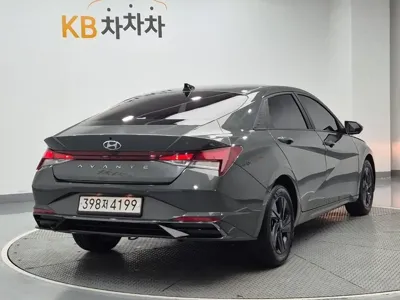 Hyundai Avante 2023, 53151 км, за 10879.48 USD