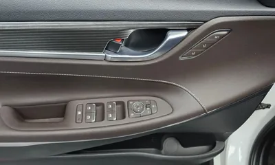 Hyundai Grandeur 2018, 79459 км, за 11921.83 USD - фото 19