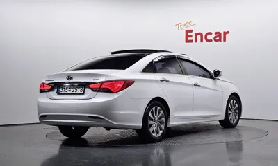 Hyundai Sonata 2013, 169075 км, за 2599.35 USD