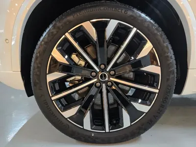 Volvo XC90 2025, 1111 км, за 63429.13 USD