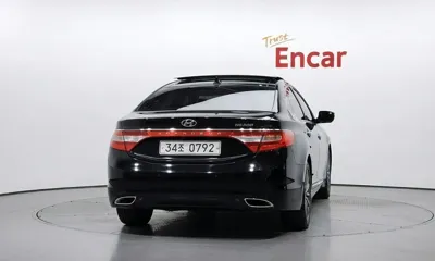 Hyundai Grandeur 2014, 227655 км, за 3190.73 USD