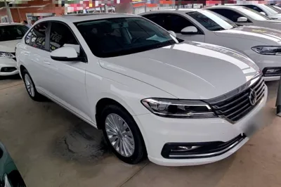 Volkswagen Lavida 2018, 77300 км, за 9693 USD