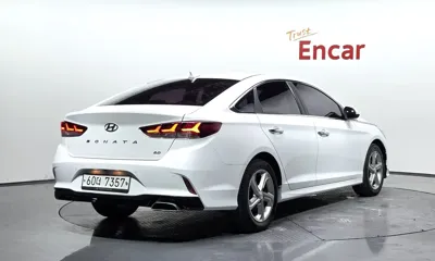 Hyundai Sonata 2018, 61247 км, за 9035.95 USD - фото 2