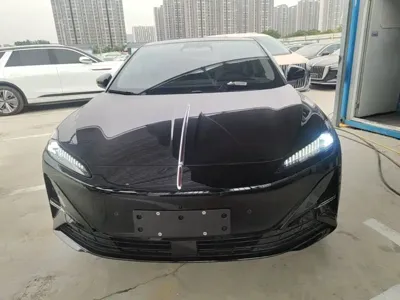 Hongqi Hongqi Tiangong 05 2025, 9600 км, за 15964.96 USD