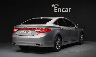 Hyundai Grandeur 2012, 142394 км, за 2331.84 USD