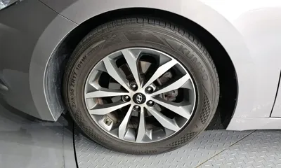 Hyundai Grandeur 2012, 142394 км, за 2331.84 USD