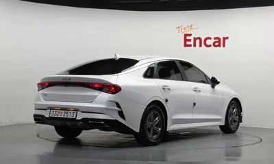 Kia K5 2022, 42351 км, за 11684.39 USD