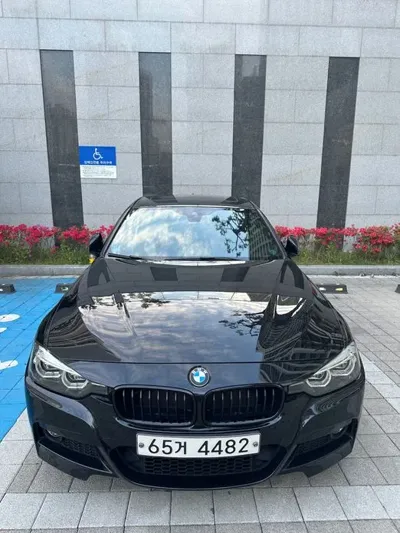 BMW 3-Series · 2018 год
