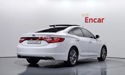Hyundai Grandeur 2015, 107698 км, за 4293.16 USD