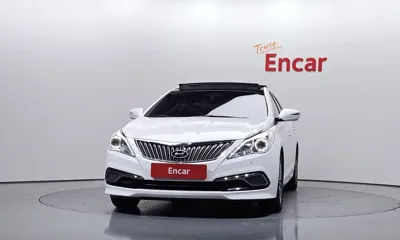 Hyundai Grandeur 2015, 107698 км, за 4293.16 USD